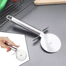 0831 Stainless Steal Pizza Cutter Pastry Cutter Sandwiches Cutter 